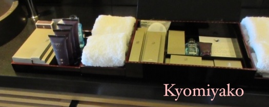 リッツ・カールトン京都客室ドレッサーの中身